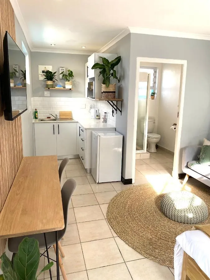 Cozy Beachside Studio Apartment On Surfers Corner Κέιπ Τάουν 0*,  Νότια Αφρική