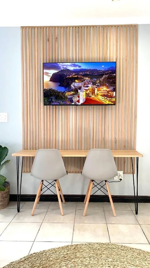 Cozy Beachside Studio Apartment On Surfers Corner Cape Town