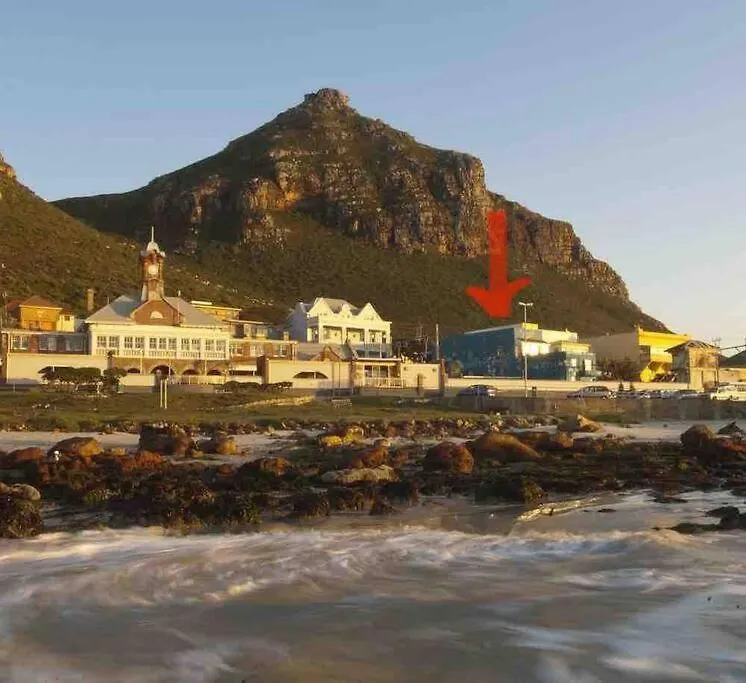 Cozy Beachside Studio Apartment On Surfers Corner Cape Town 0*,  South Africa