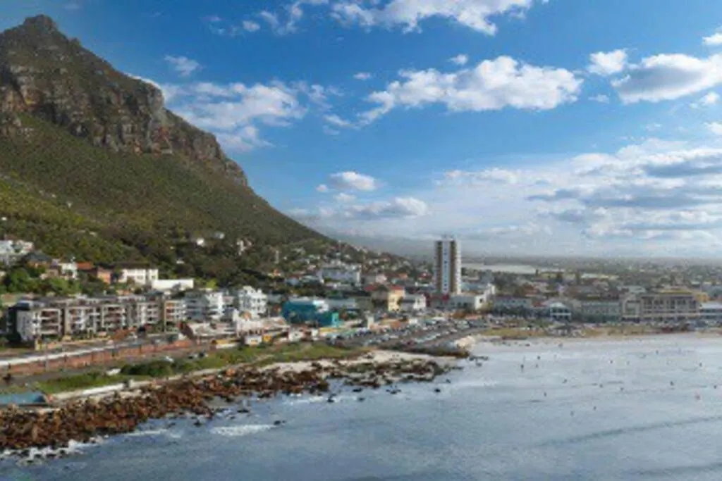Cozy Beachside Studio Apartment On Surfers Corner Cape Town